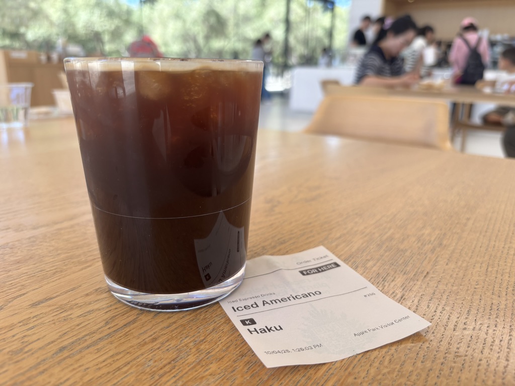 在Apple Park Visitor Center点的一杯Americano。